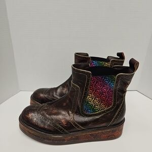 Elegant Brown Ankle Boots with Colorful Pattern
